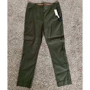 NWT, size 10 Free People army green essential pant